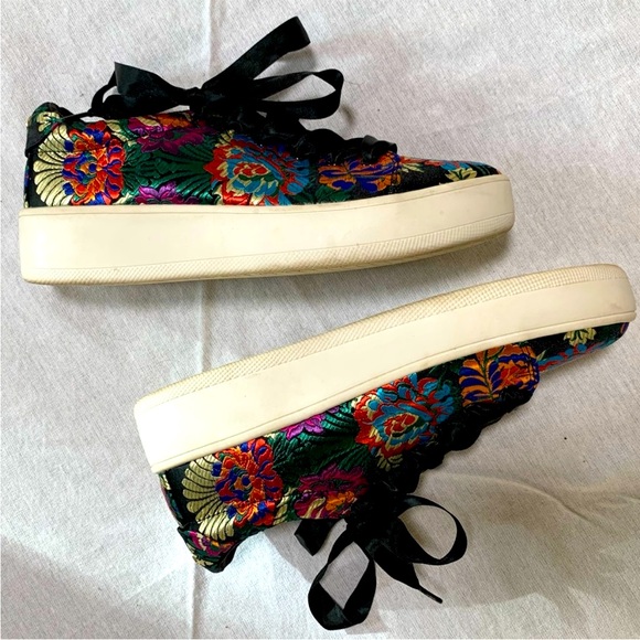 Steve Madden brocade sneaker, EUC - Picture 2 of 9